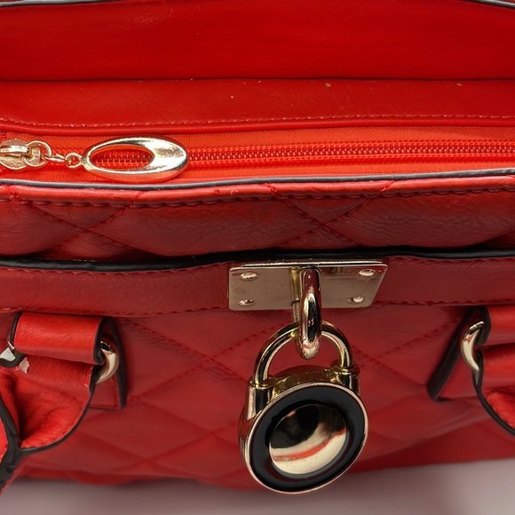 *Discounted. Extra Large women’s purse - Picture 3 of 10